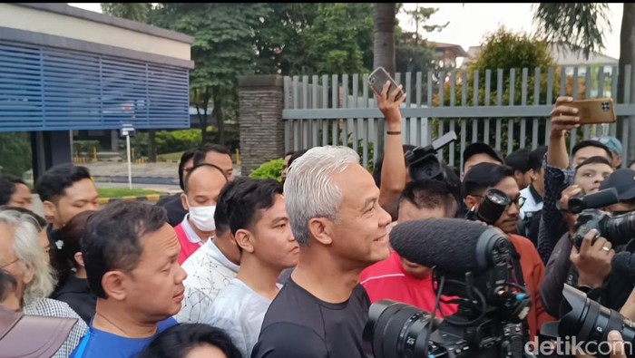 Ganjar Pranowo lari pagi di kawasan Citeureup, Kabupaten Bogor (Rizky Adha Mahendra/detikcom)