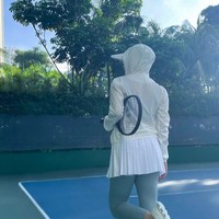 Syahrini selalu menambahkan rok mini sebagai pelapis legging untuk menyamarkan bentuk bokong. Bisa menjadi inspirasi wanita berhijab ketika memilih olahraga menggunakan legging. Foto: Instagram @princessyahrini