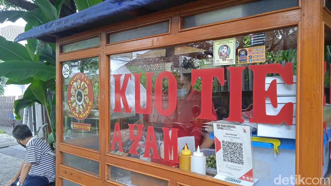 Gurih Renyah Kuotie Viral di Bandung yang Laku 1000 Buah Per Hari