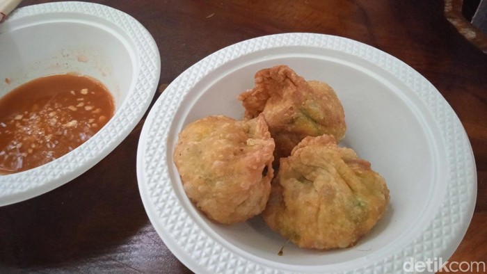 Gurih Renyah Kuotie Viral di Bandung yang Laku 1000 Buah Per Hari