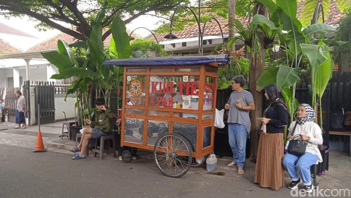 Kuotie Ayam Gurih Renyah Kuotie Viral di Bandung yang Laku 1000 Buah Per Hari