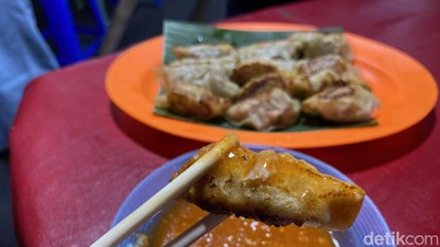 Gurih Nikmat Kuotie Ayam yang Ludes 1.000 Buah Per Hari di Sunter