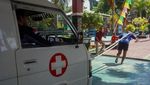 Momen Para Napi Lomba Tarik Ambulans