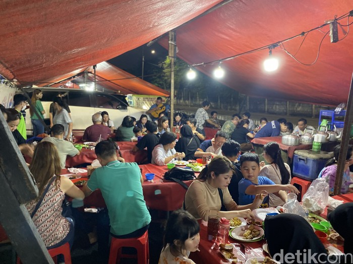 Street Food 101; Nasi Uduk Aquarius 94, warung nasi uduk legendaris di Taman Sunter Indah