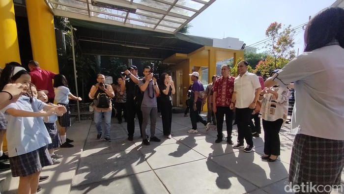 Orang tua siswa se-Surabaya mengikuti Masa Orientasi Orang Tua (MOT).