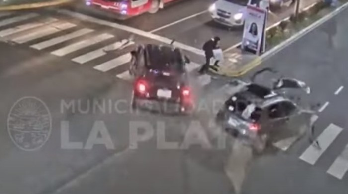Potret pejalan kaki di Buenos Aires, Argentino yang lolos dari maut.