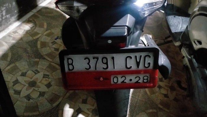 Sepeda motor yang digunakan wisatawan asing asal Belgia dari Jakarta ke Dieng. Foto diunggah pada Sabtu (22/7/2023).