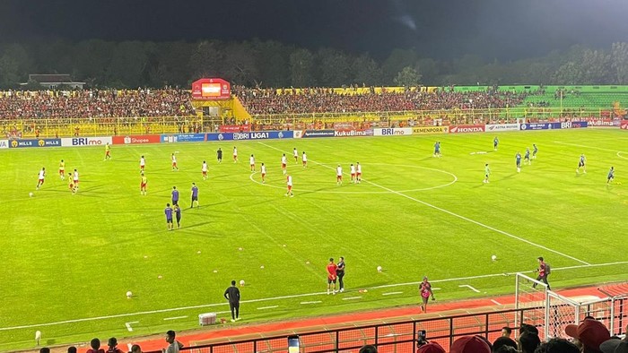 Suasana pertandingan PSM Makassar Vs Persib Bandung di Stadion Gelora BJ Habibie, Parepare pada pekan keempat Liga 1 2023/2024.