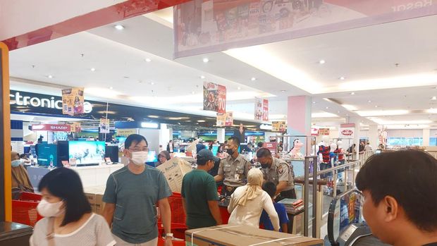 Transmart Full Day Sale di Transmart Cempaka Putih