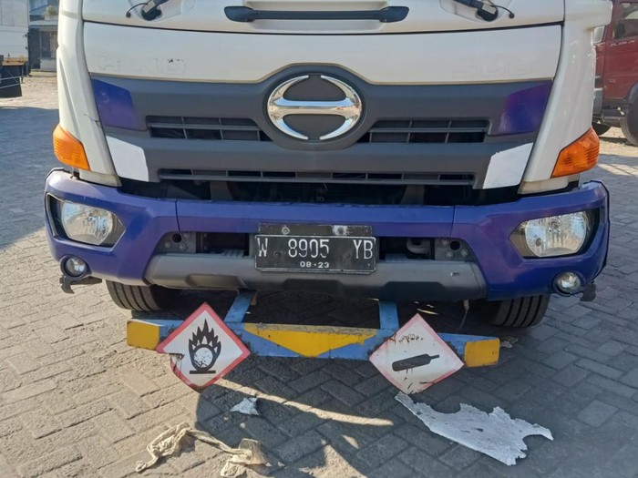 Truk yang melindas mahasiswa di Sidoarjo