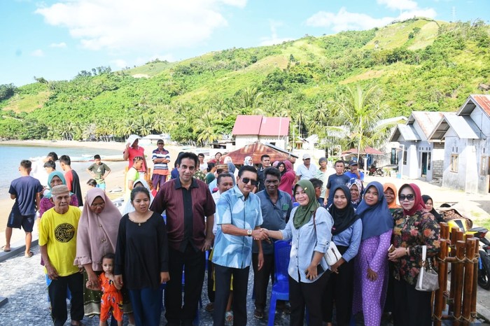 Wakil Ketua MPR Puji Potensi Wisata Pantai Dunu Gorontalo Utara