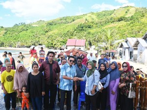 Wakil Ketua MPR Puji Potensi Wisata Pantai Dunu Gorontalo Utara