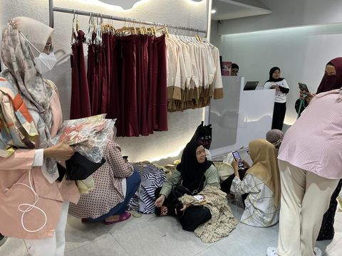 Warehouse sale Aleza Label di FX Sudirman mulai dari tanggal 21 Juli 2023 hingga 31 Juli 2023.