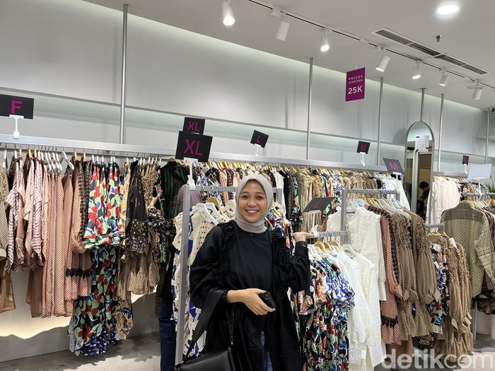 Warehouse sale Aleza Label di FX Sudirman mulai dari tanggal 21 Juli 2023 hingga 31 Juli 2023.