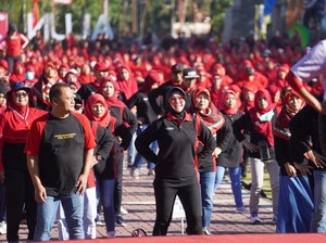 Bupati Klaten Apresiasi Gelaran Zumba Massal yang Diikuti Kader Kesehatan