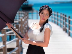 8 Potret Angel Karamoy, Ibu 2 Anak yang Masih Seperti ABG