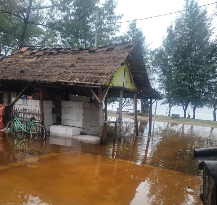 Banjir Rob di Pulau Pari Banjir Rob di Pulau Pari