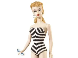 Barbie Botox, Tren Kecantikan Suntik Botox Supaya Leher Jenjang Bak Boneka