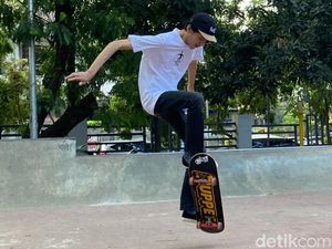 Aktivitas Dino Skateboarder Tunanetra dari Bandung, Dakwah dan Bikin Lagu