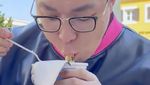 dr. Richard Lee Makan Mie Instan hingga Lontong Sayur Saat di Eropa