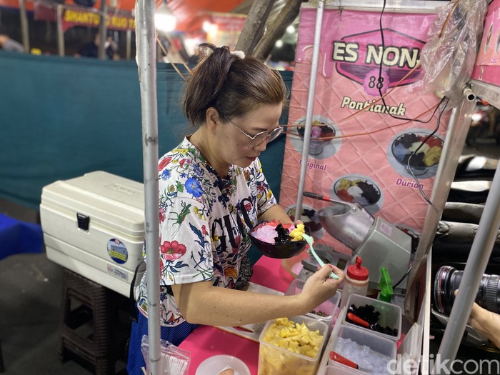 Street Food 101; Es Nona 88 Pontianak, sajian es khas Pontianak yang bisa dicoba di Taman Sunter Indah