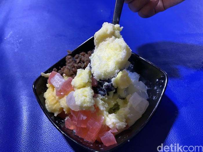 Street Food 101; Es Nona 88 Pontianak, sajian es khas Pontianak yang bisa dicoba di Taman Sunter Indah