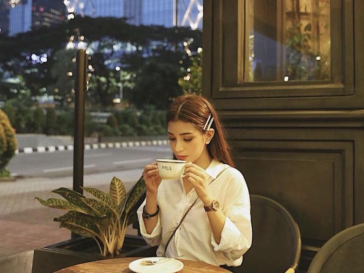 Hasninda Ramadhani, Artis FTV yang Doyan Ngopi