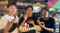 Ketiganya menyukai momos goreng itu. Menurut mereka rasanya mirip sekali seperti gyoza, hanya saja teksturnya lebih renyah. Foto: YouTube Nihongo Mantappu