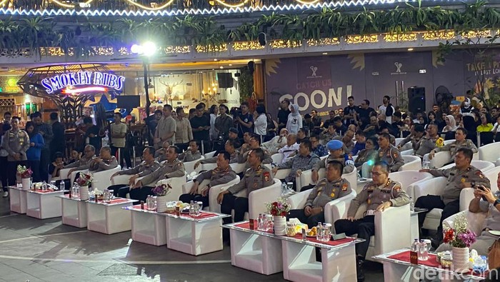 Kapolri Jenderal Listyo Sigit Prabowo saksikan grand final stand-up comedy