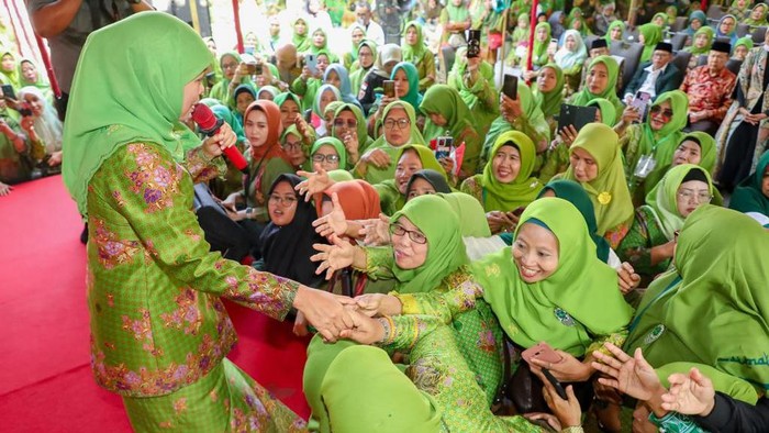 ketua umum muslimat jatim khofifah indar parawansa