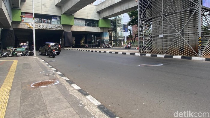 Lokasi pemotor tewas usai tabrak tiang MRT Blok M