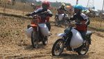 Melihat Lomba Grasstrack Ojek Pengangkut Gabah di Ngawi