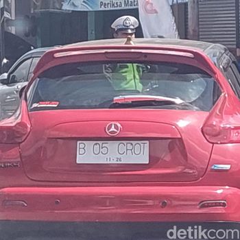 Mobil B 05 CROT Banyuwangi