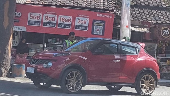 Mobil B 05 CROT Banyuwangi