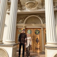 Ini merupakan potret Muzdalidah bersama suaminya saat ini, Fadel Islami. Foto: Instagram @muzdalifah999