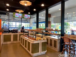 Nona Ketjil, Toko Kue dengan Jajanan Pasar yang Cantik dan Centil