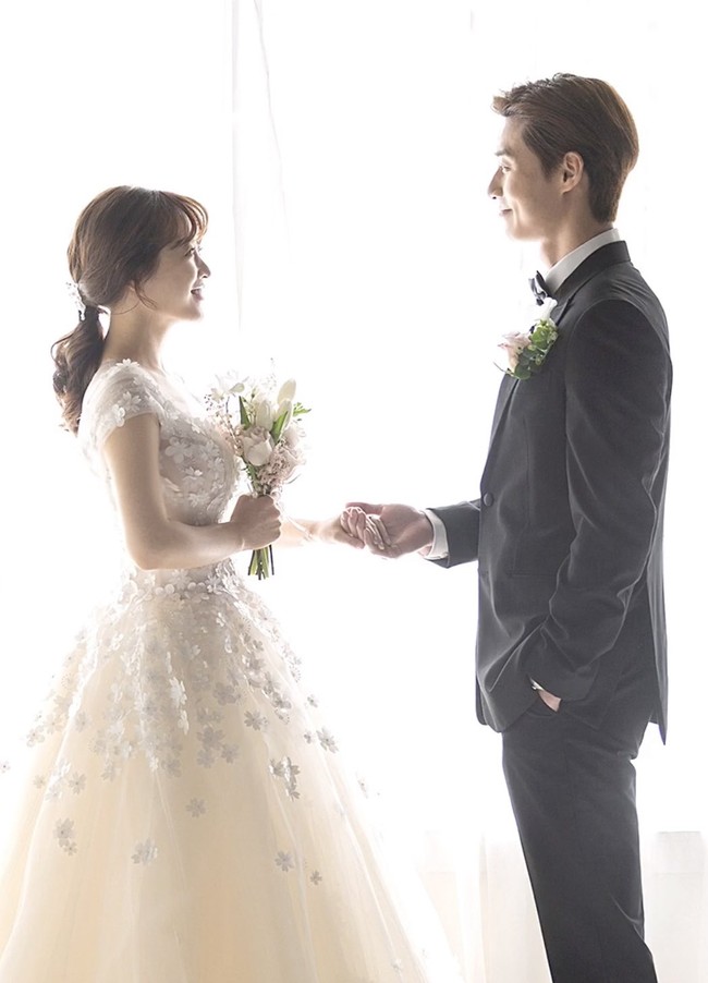 Meskipun diambil untuk keperluan syuting Concrete Utopia, tak sedikit yang menilai keduanya tampak serasi sebagai pasutri. Foto: Instagram