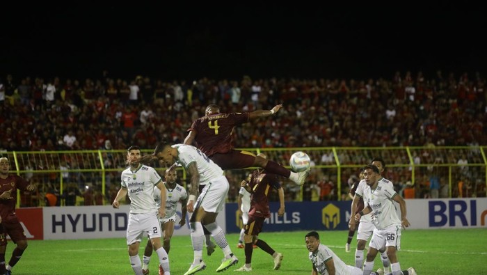 PSM Makassar menang 4-2 atas Persib Bandung di Stadion Gelora BJ Habibie, Parepare pada laga pekan keempat Liga 1 2023/2024.