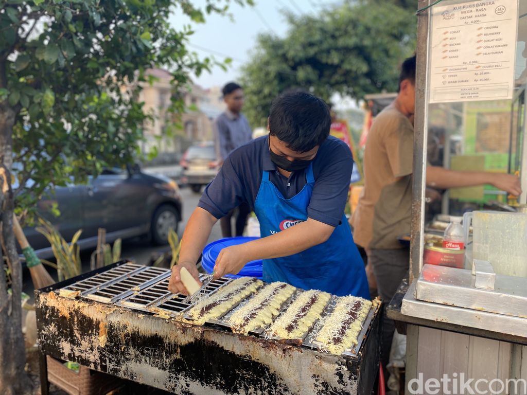 Street Food 101; Pukis Mega Rasa, jajanan kaki lima enak di Taman Sunter Indah