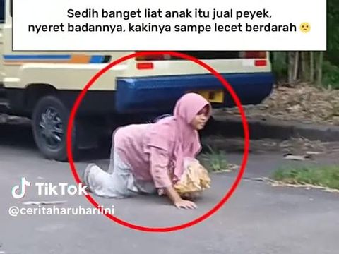 sintia jual peyel merangkak di jalanan surabaya