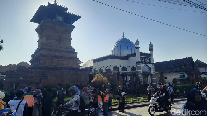 Suasana kompleks Masjid dan Menara Sunan Kudus, pada Selasa (18/7/2023).