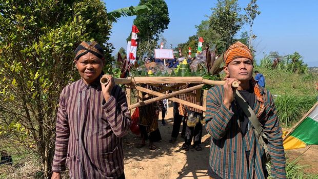 Tradisi Ngrekso Bumi di Desa Conto, Kecamatan Bulukerto, Minggu (23/7/2023).