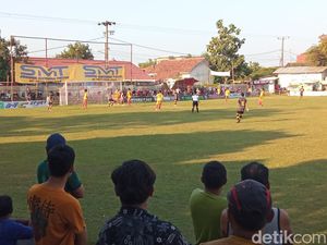 Aturan Tak Tertulis di Liga Tarkam Lapangan Roket FC Cirebon