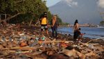 Wisata Pantai Kastela Ternate Dipenuhi Sampah Kiriman