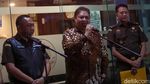 Diperiksa 12 Jam dan Dicecar 46 Pertanyaan, Airlangga Keluar dari Kejagung