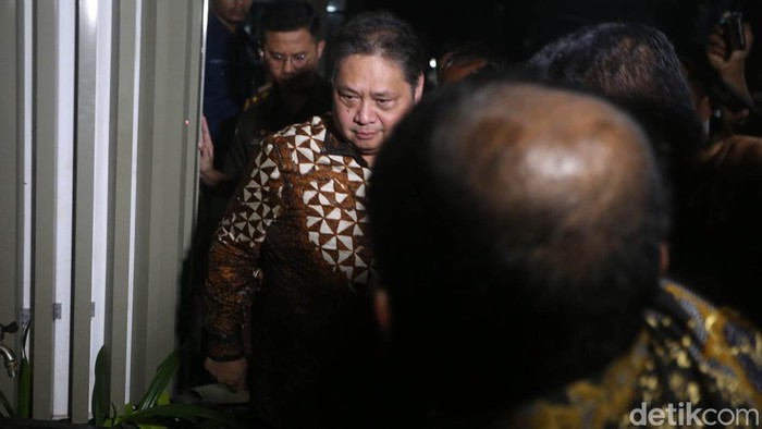 Menteri Koordinator Perekonomian RI Airlangga Hartarto telah selesai memberikan keterangan sebagai saksi terkait kasus ekspor crude palm oil (CPO).