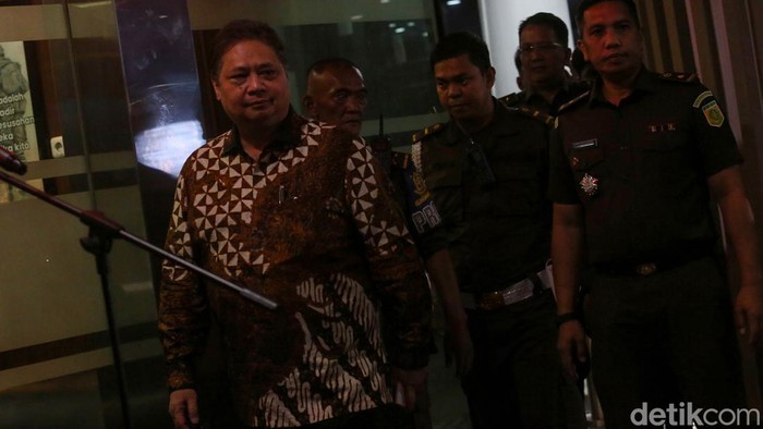 Menteri Koordinator Perekonomian RI Airlangga Hartarto telah selesai memberikan keterangan sebagai saksi terkait kasus ekspor crude palm oil (CPO).