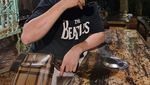 Keseruan Aktor Bobby Joseph Saat Berburu Nasi Warteg hingga Kopi Enak