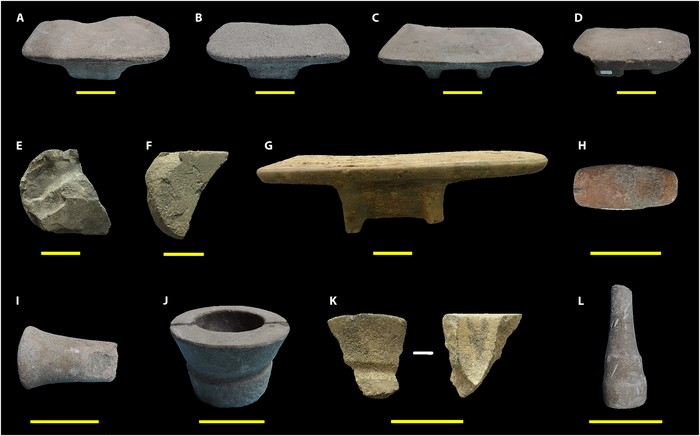Alat penyiapan makanan kuno yang dilaporkan Wang dan rekan-rekan. A-D dan G adalah alas giling berkaki. E dan F adalah potongannya. H, I, dan L adalah alu atau penumbuknya. J adalah mortar dan K adalah potongannya.