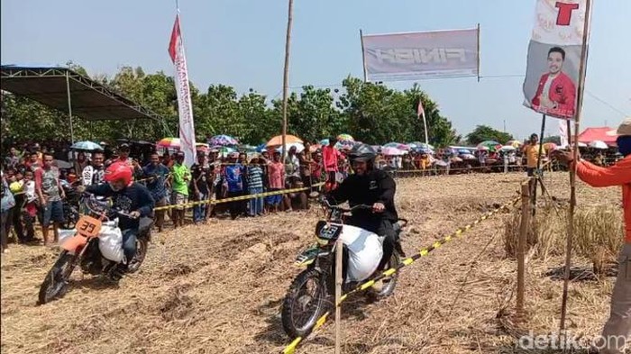 Bupati Ngawi H. Ony Anwar Harsono ikut Ajang Balap Motor Bawa 40 Kg Gabah